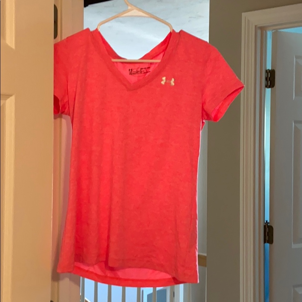 Women’s under armour tshirt